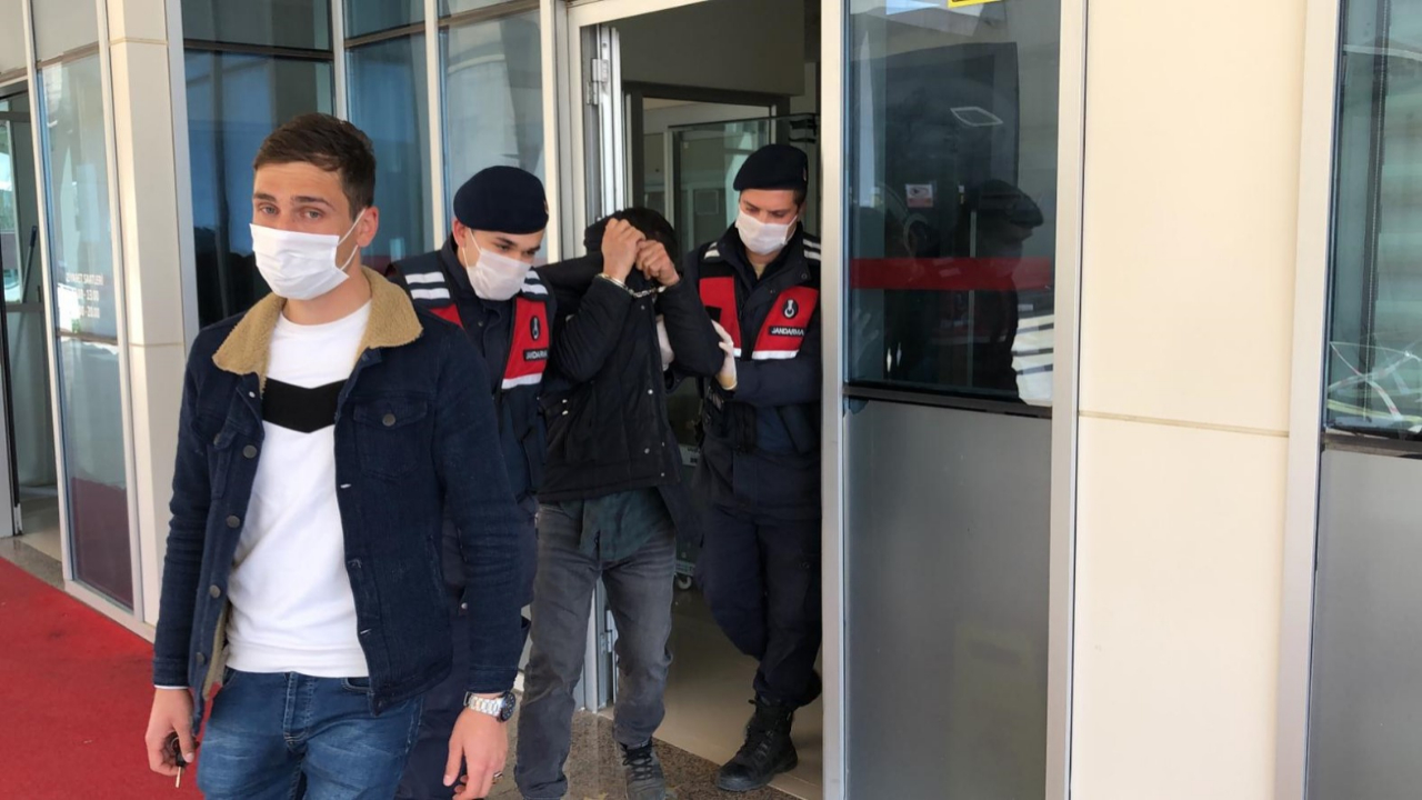 Kardeşinin işlediği cinayeti polise bildirdi