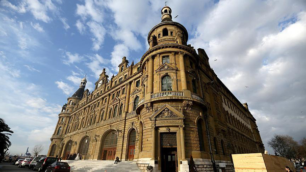 İzmir ve Haydarpaşa limanlarında TL'ye geçildi