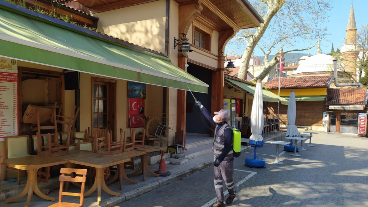 Büyükşehir’den korona virüsüne ve haşerelere karşı ilaçlama