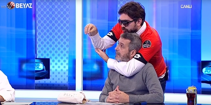 Rasim Ozan stüdyoda Nusret taklidi yaptı