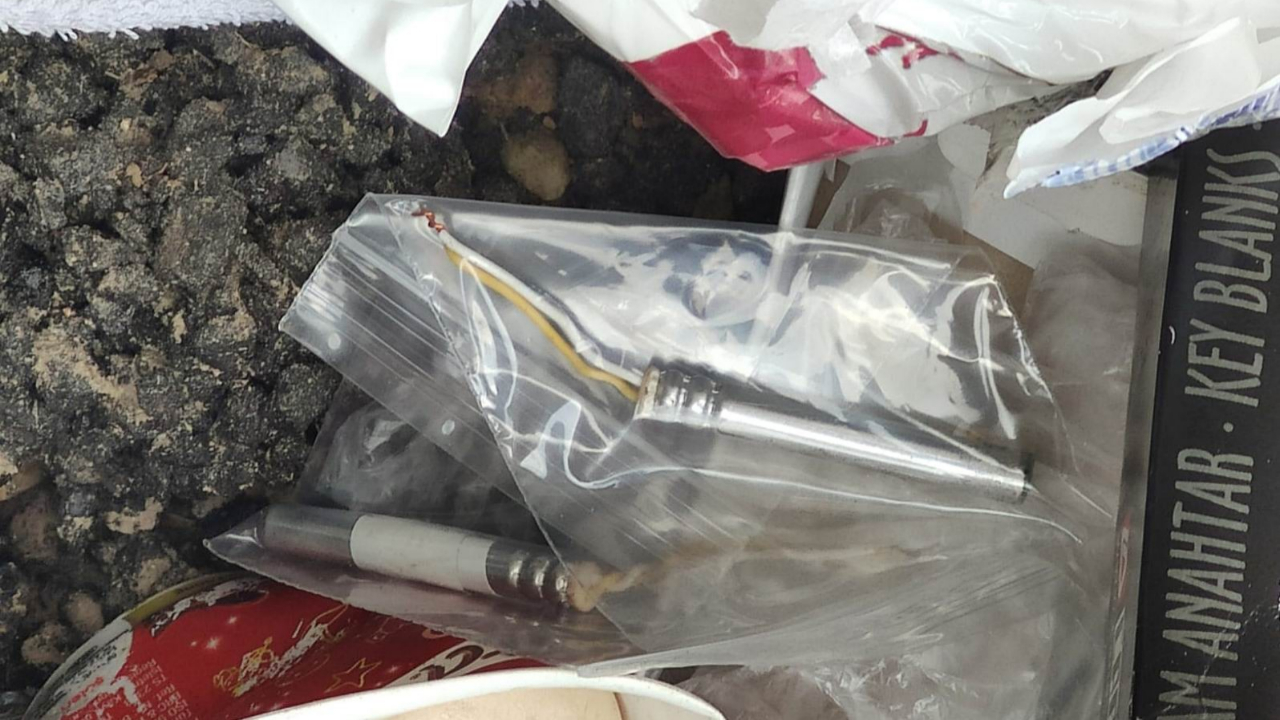 Teröristler bisküvi kutusuna bomba yerleştirdi