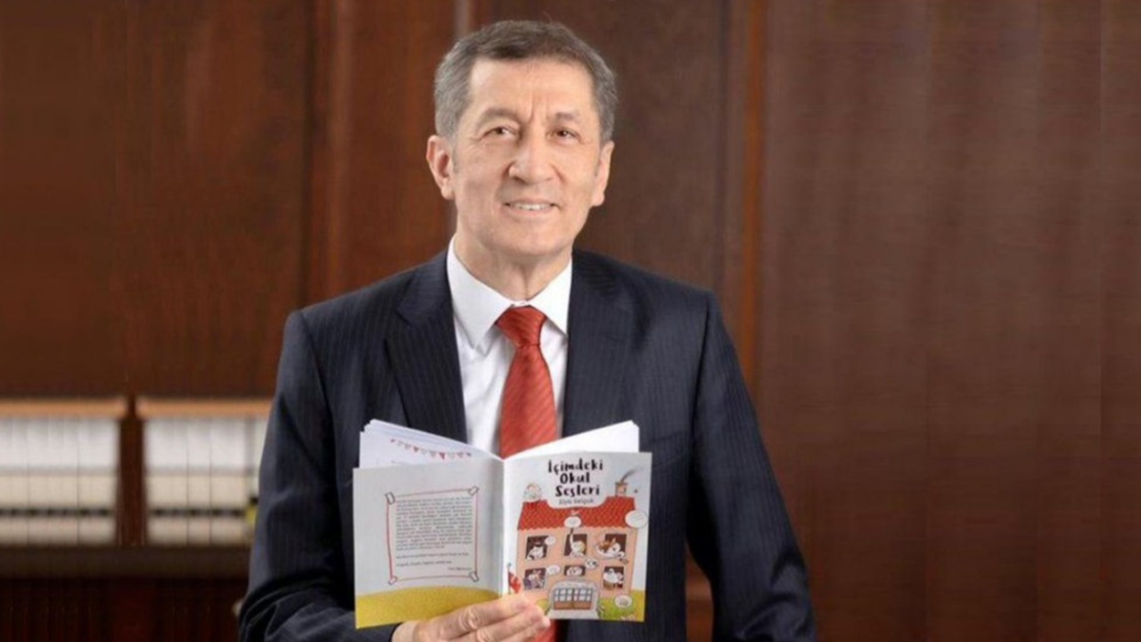 Bakan Selçuk çocuklar için kitap yazdı!