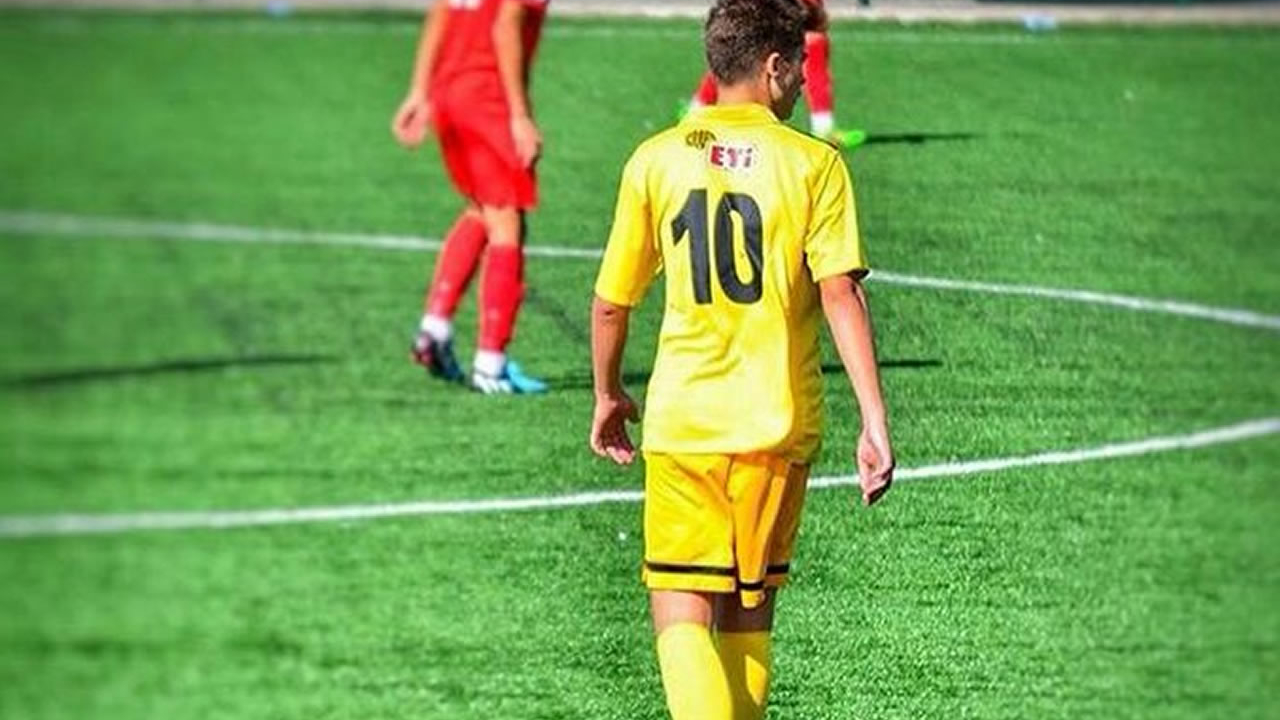 Eskişehirspor’un 20 yaşındaki futbolcusu Kaan Öztürk hayatını kaybetti