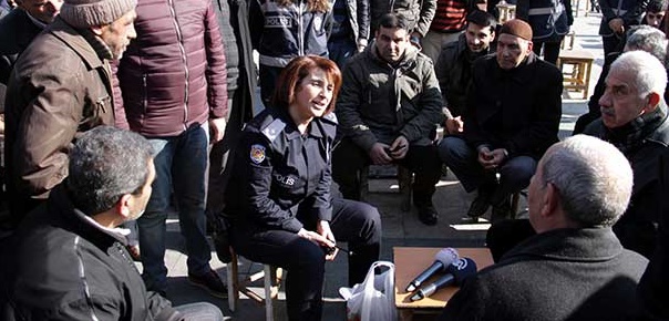Diyarbakır Sur'da bir kadın cesur yürek!