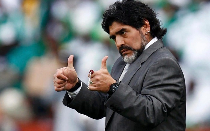 Napoli'de Maradona sesleri