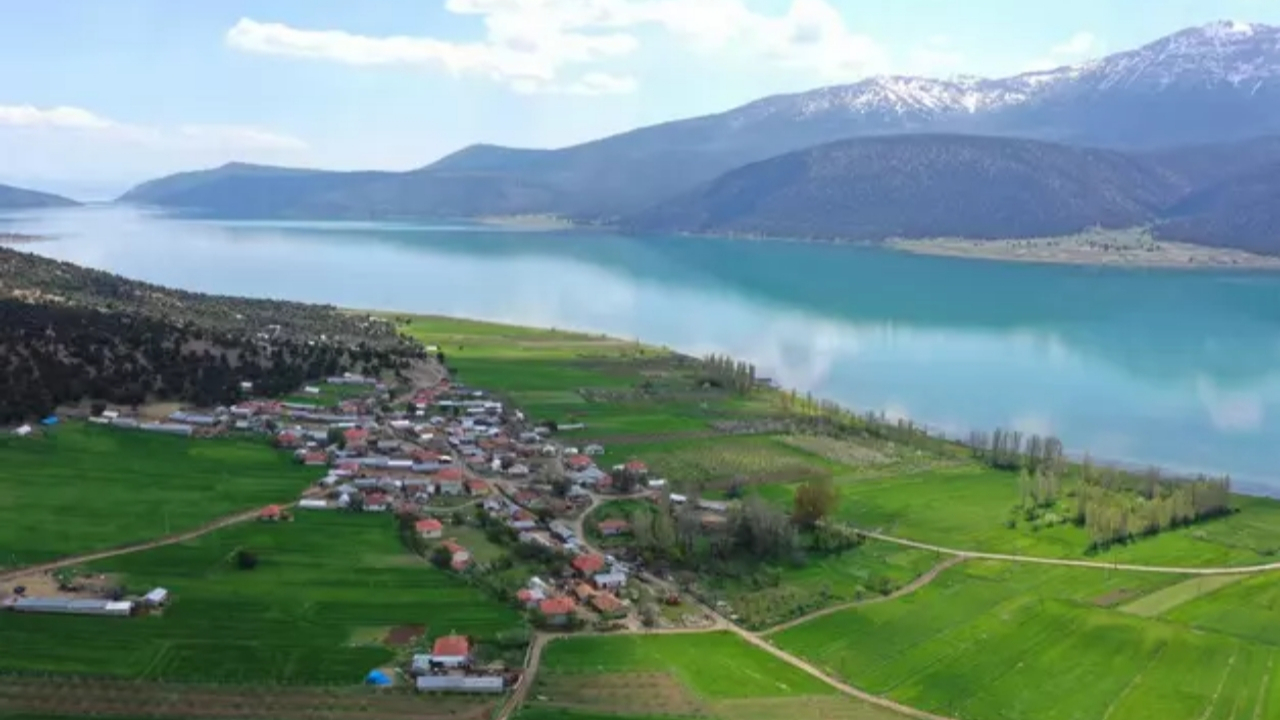 Gölün ortasında izole yaşam! Korona buraya uğramadı