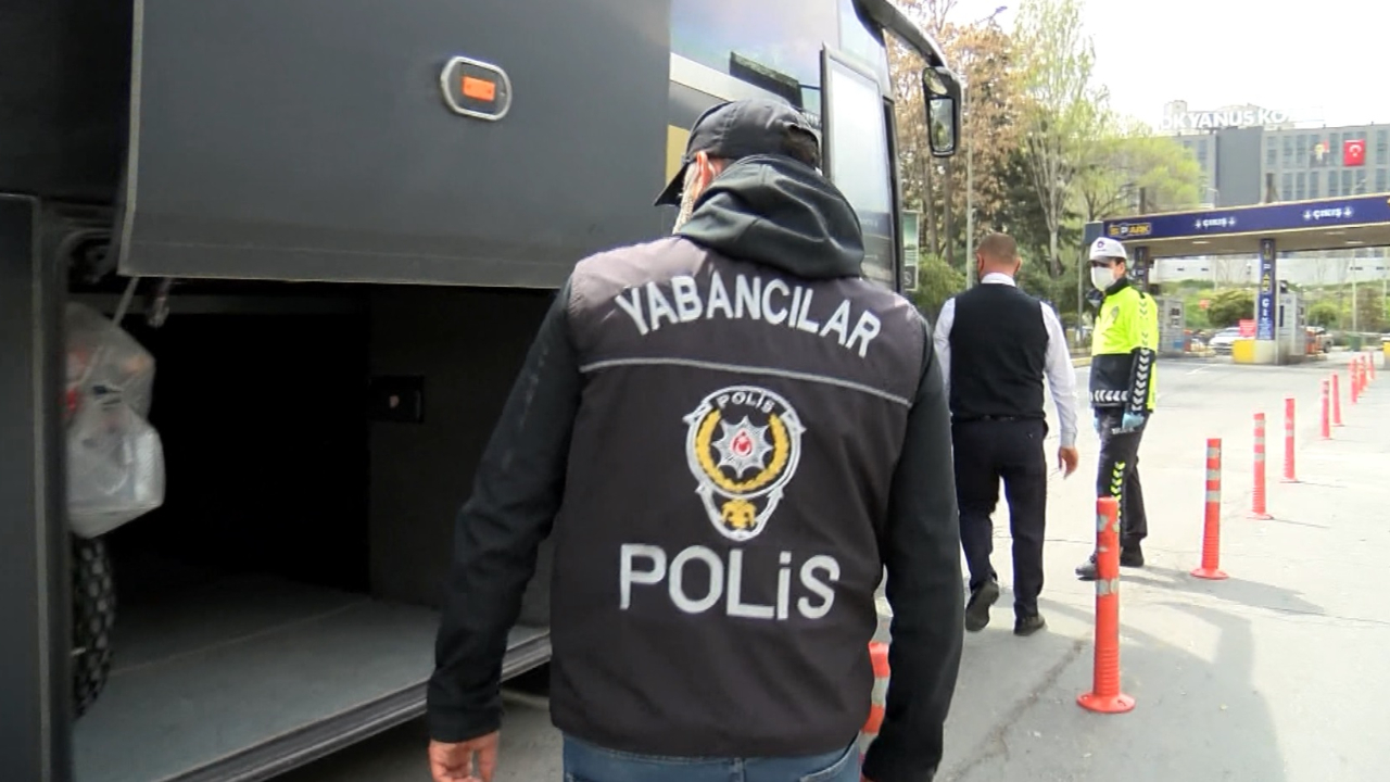 Otogarda "sahte seyahat izin belgesi" operasyonu