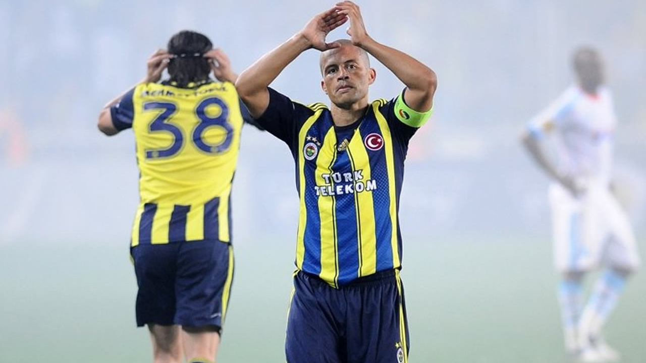 Fenerbahçe'nin efsanesi Alex de Souza'dan hocalık açıklaması! 'Görev alabilirim...'