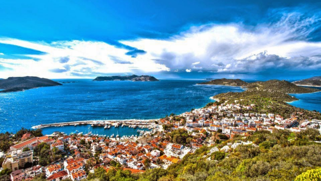 Kaş Belediye Başkanı'ndan çağrı: İlçemize gelmeyin