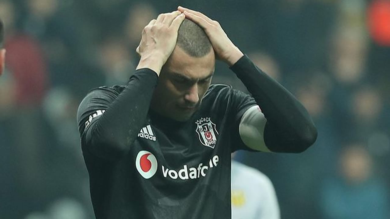 Beşiktaş'ta Burak Yılmaz depremi!