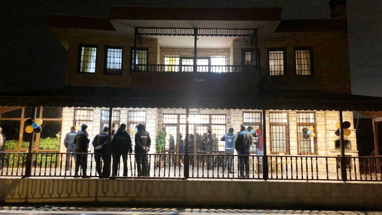 Son dakika... Büyükçekmece’de Nijeryalıların villadaki partisine baskın, 46 kişiye ceza