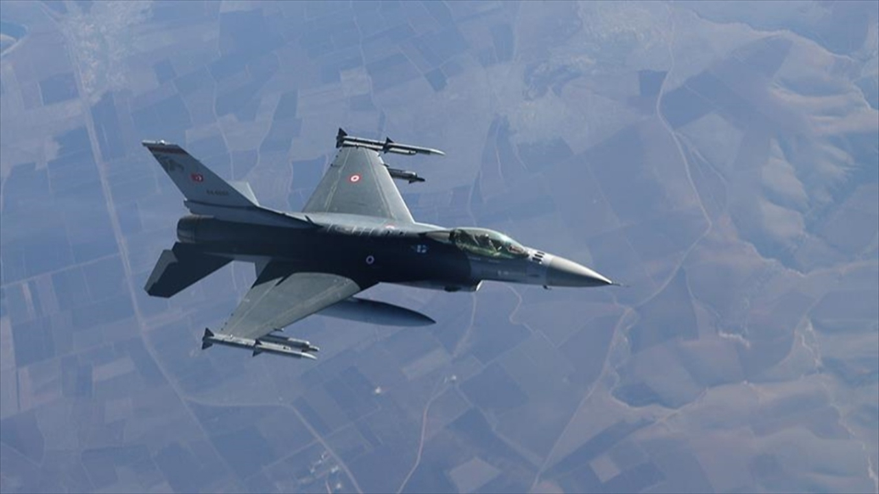 Irak'ın kuzeyine hava harekatı! 8 terörist öldürüldü