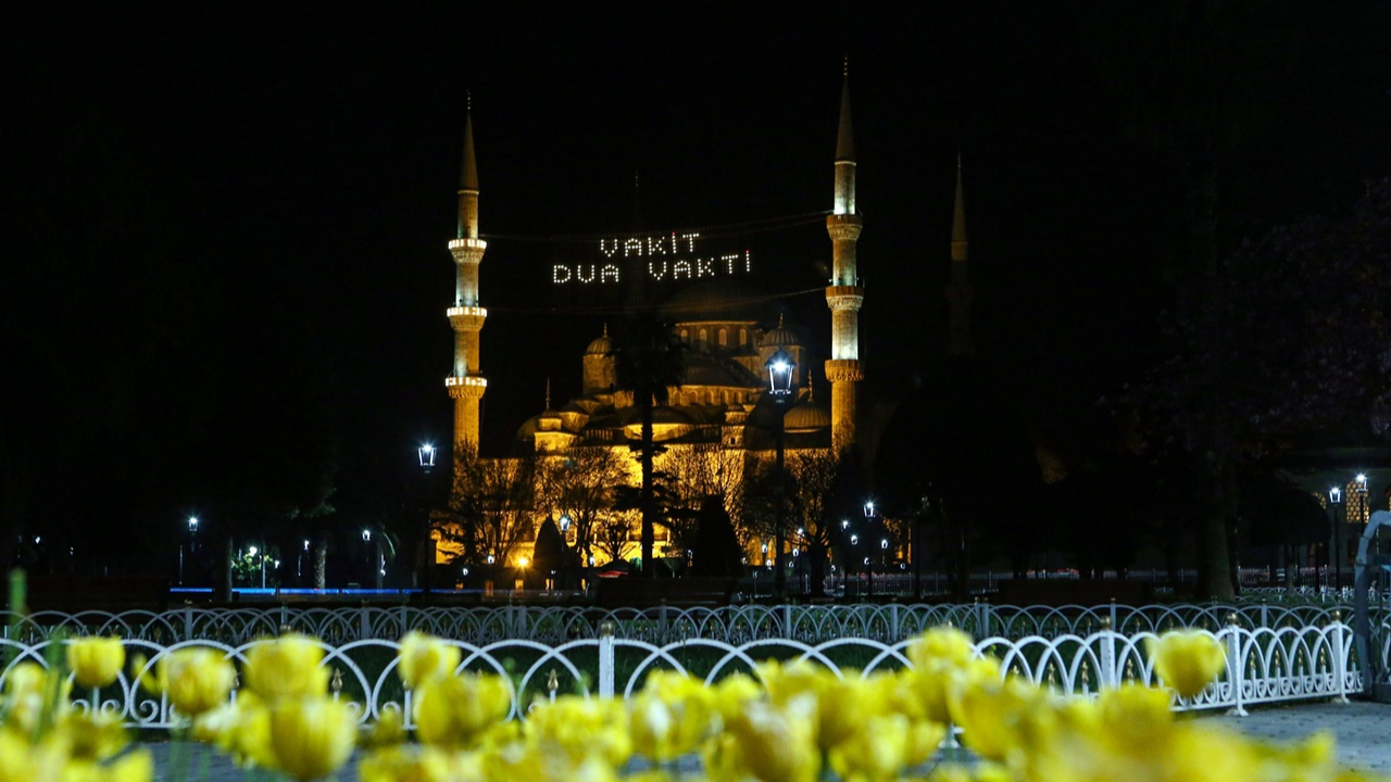 Ramazanda binlerce kişiyi ağırlayan meydanlar boş kaldı...