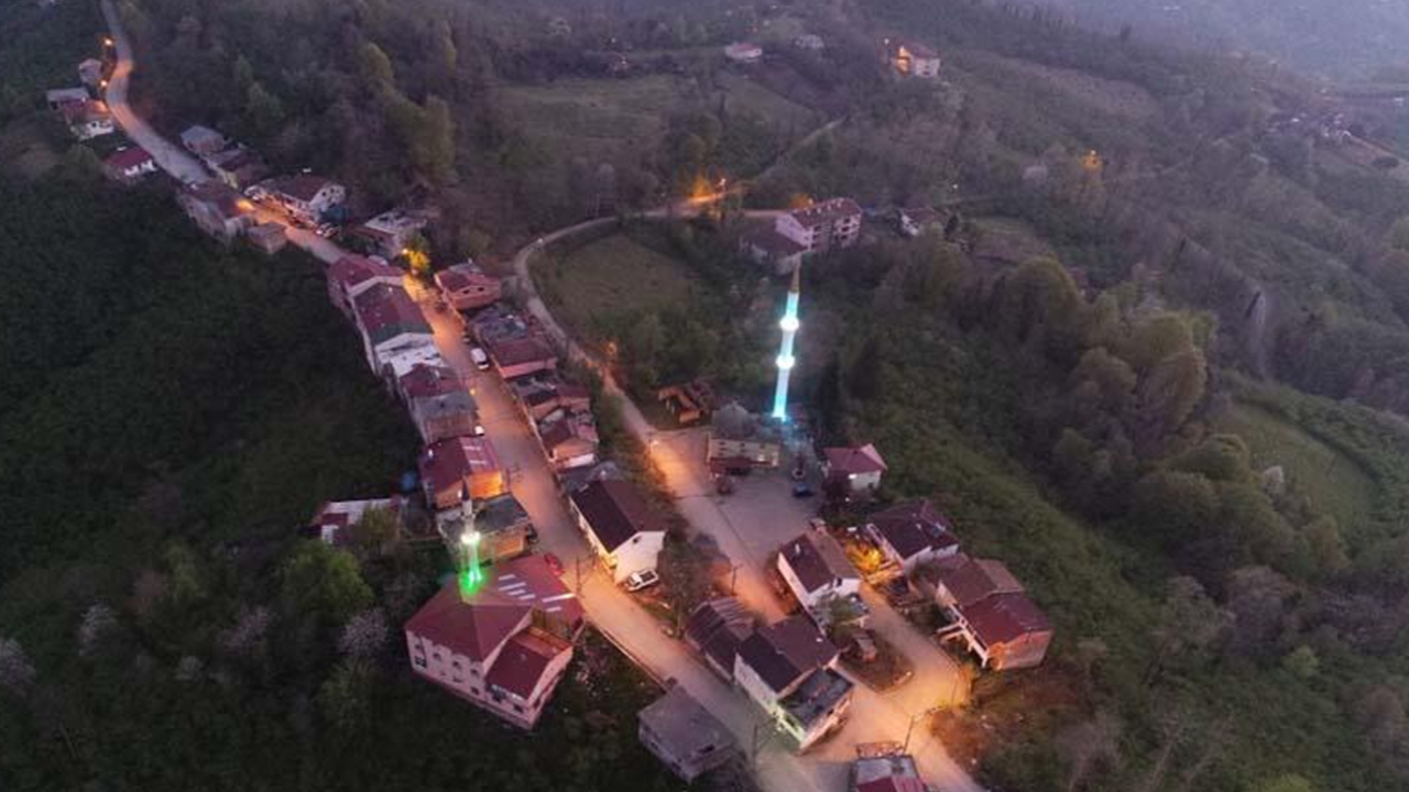 Son dakika... Komşu evlerde 2 dakika farkla iftar açıyorlar