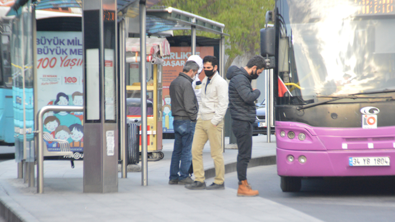 Son dakika... Sokağa çıkma kısıtlaması sona erdi, işe gitmek zorunda olanlar yola çıktı
