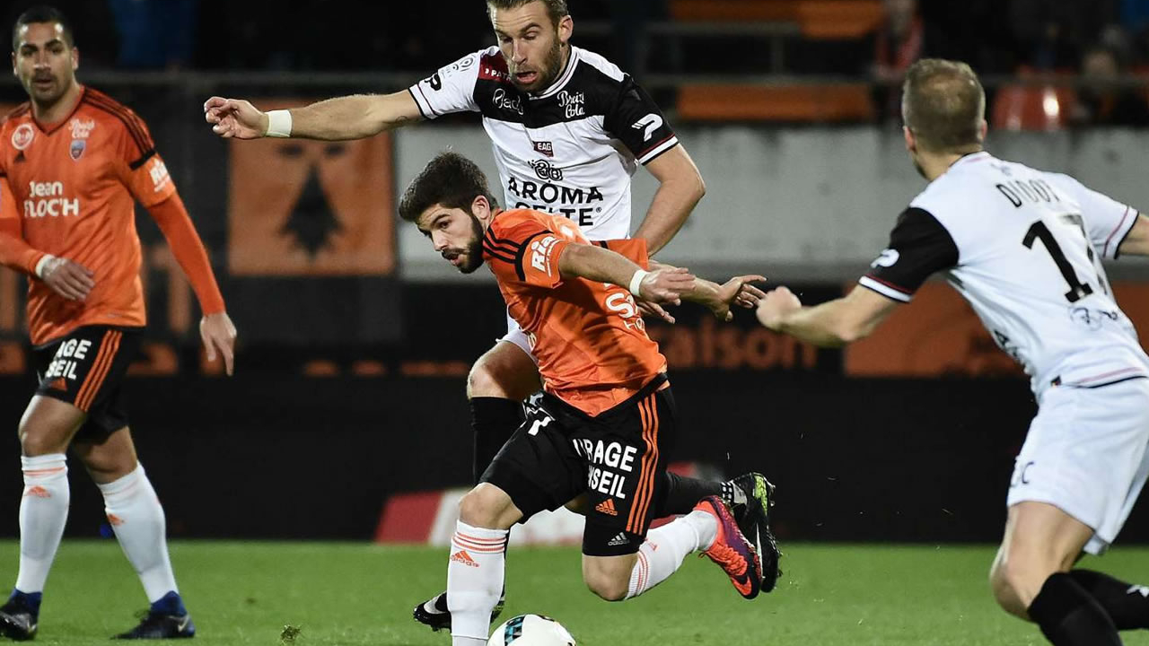 Beşiktaş ve Marsilya, Cabot transferi için karşı karşıya geldi