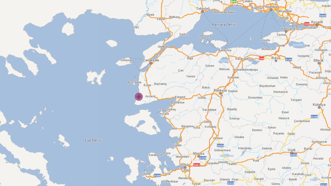 Çanakkale'de korkutan deprem! 20.58'de meydana geldi...