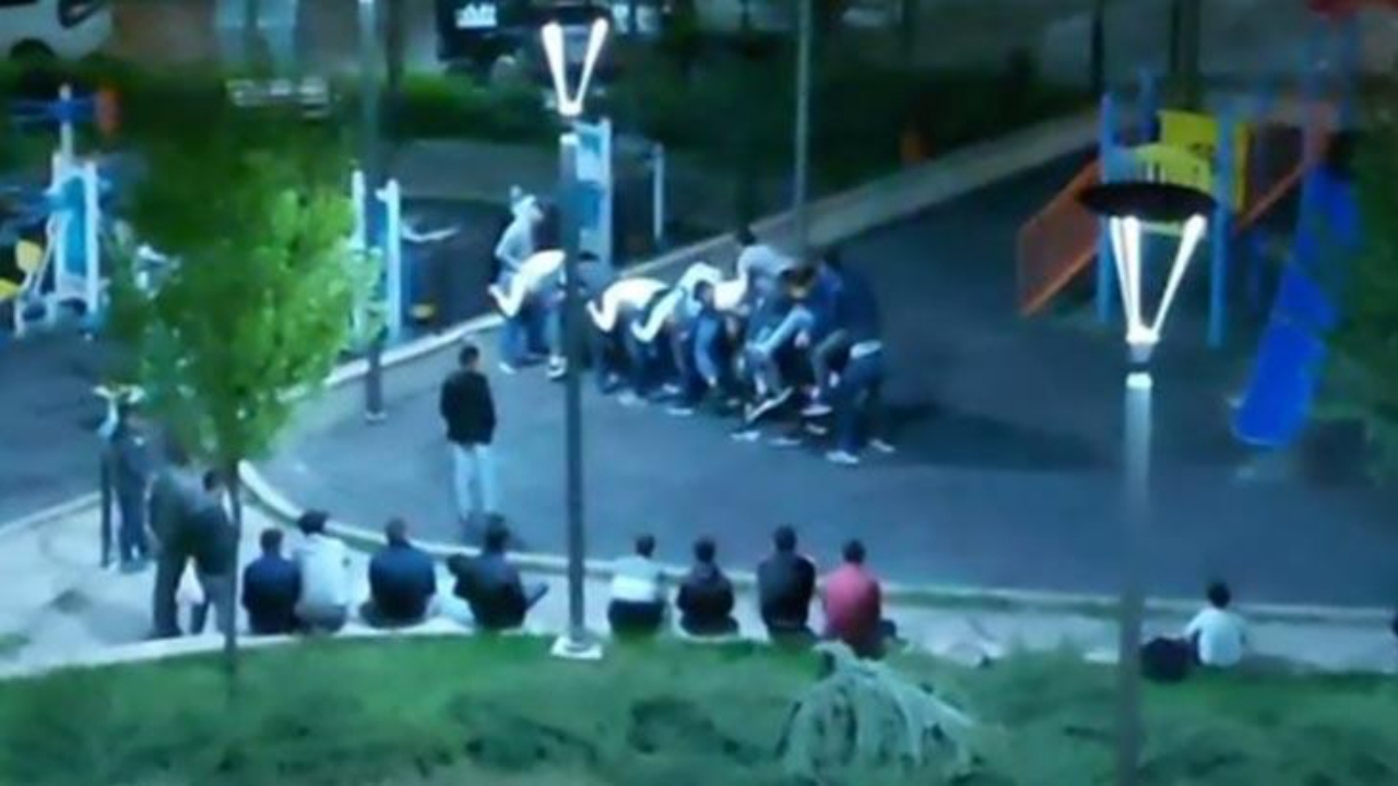 Parkta uzun eşek oynayanlara verilen ceza ortaya çıktı