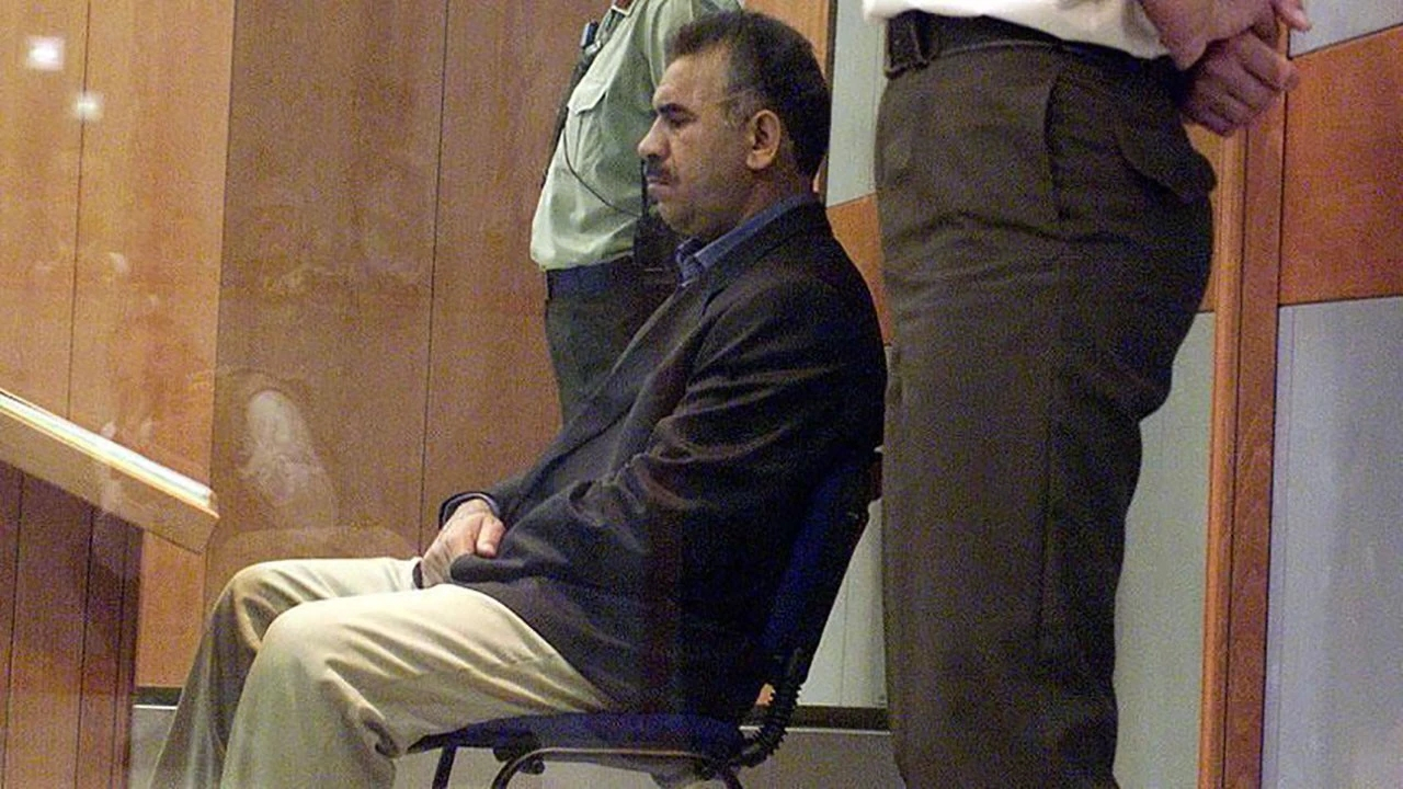 Teröristbaşı Öcalan'a telefon izni!