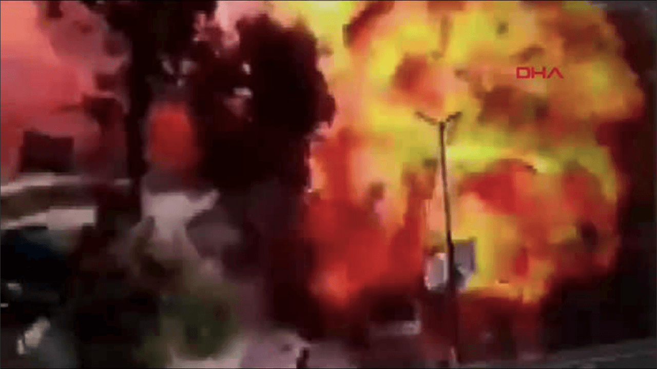 Afrin'de bombalı tankerle yapılan saldırının görüntüsü ortaya çıktı!