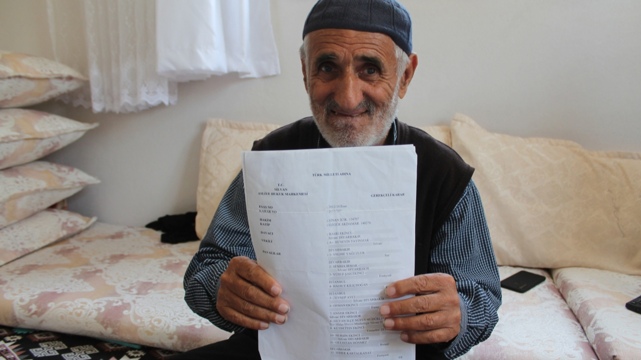 Filmleri aratmayan hikaye! 50 senedir yaşadığını ispat etmeye çalışıyor