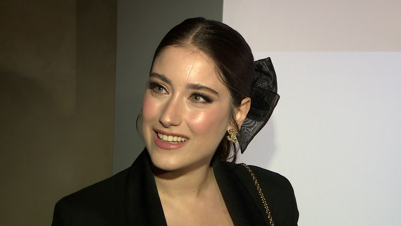 Hazal Kaya geri dönüyor! İşte yeni projesi...