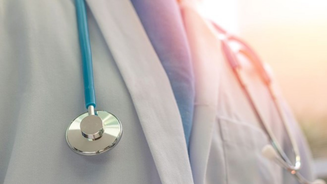 'Eşcinsellik hastalıktır' diyen Türk doktor görevden alındı