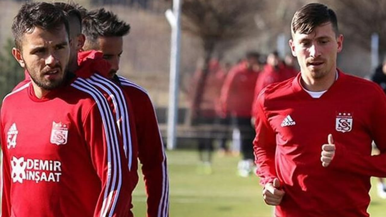 F.Bahçe ile G.Saray Emre Kılınç ve Mert Hakan için savaşıyor