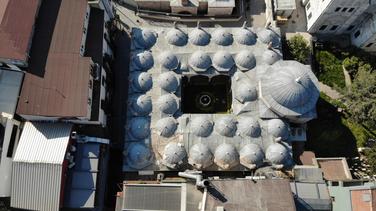 Koronayı fırsat bildiler, 432 yıllık medreseyi soydular