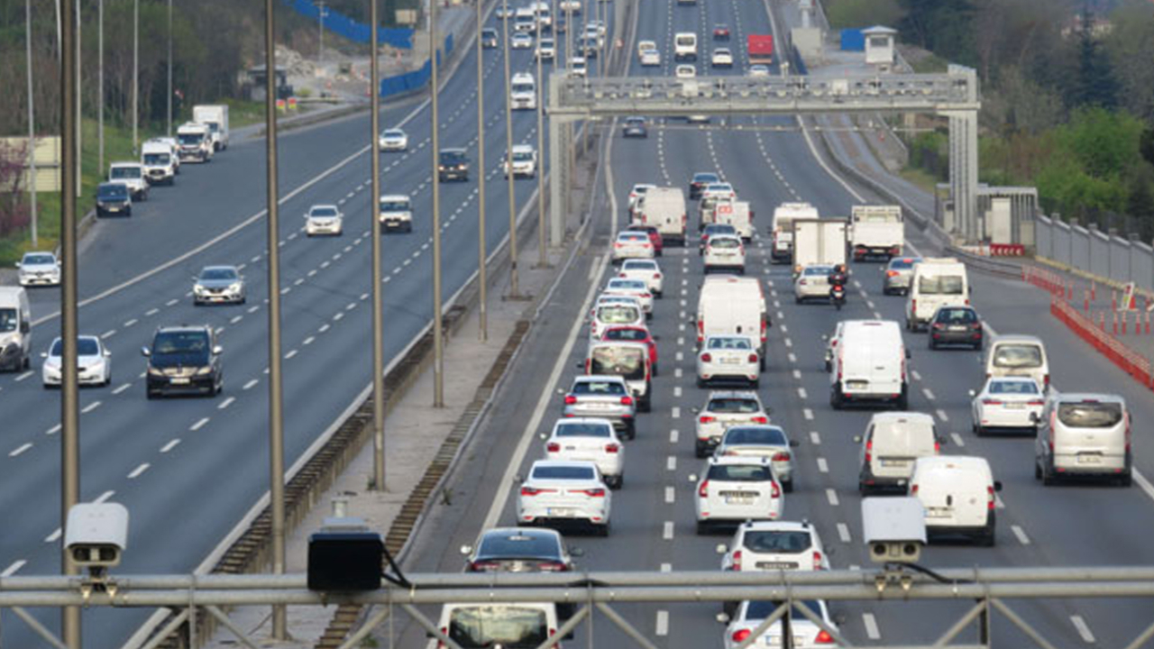 Son dakika... İstanbul'da trafik yoğunluğu yüzde 17'lere kadar çıktı! (Fatih Sultan Mehmet Köprüsü)