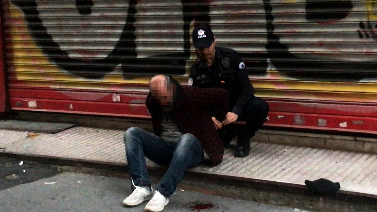 Beyoğlu'nda çocuk tacizcisine suçüstü! Bağrışlarına koştular...