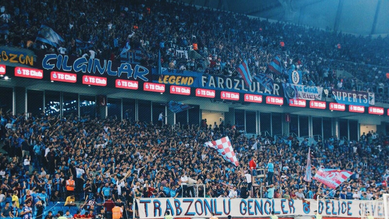 Bordo-mavili taraftarlar şampiyonu belirledi!