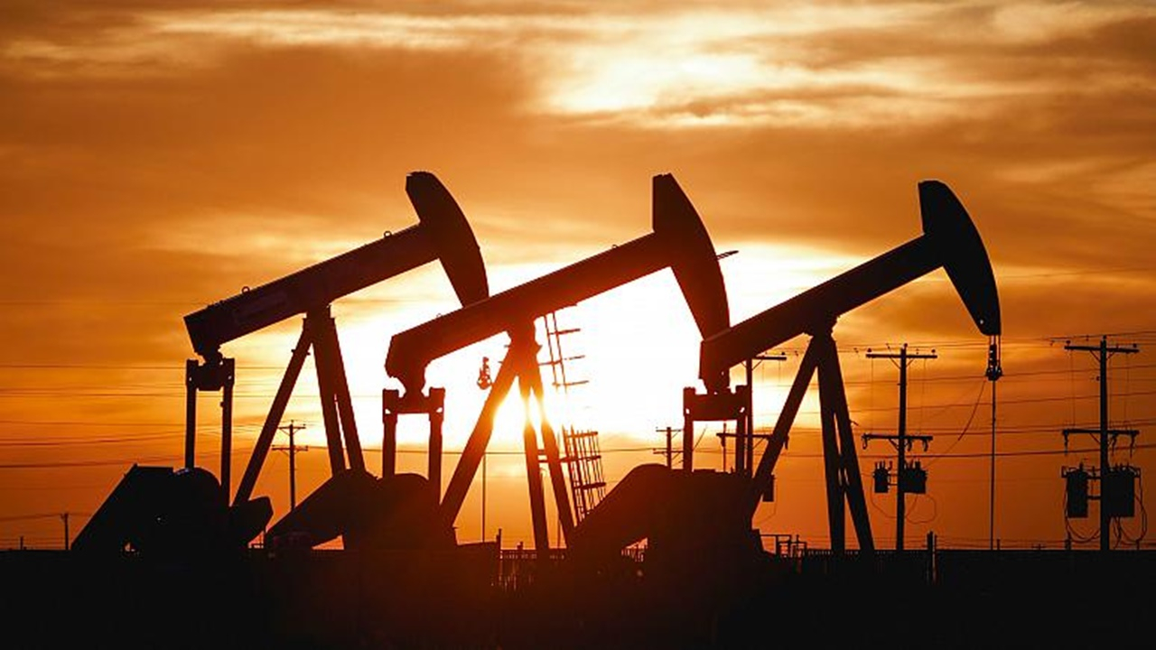 Kazakistan petrolü satacak yer bulamıyor