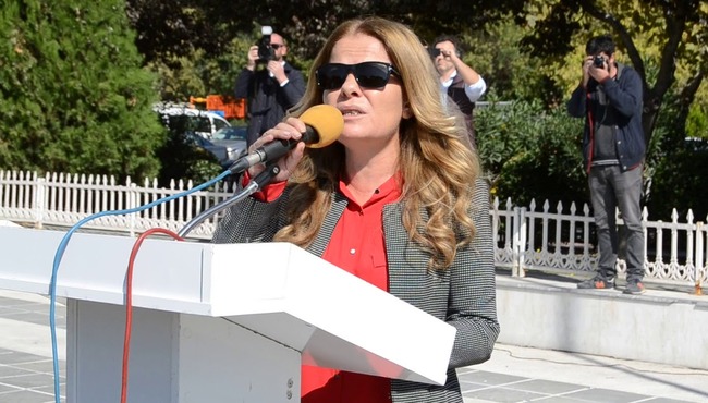 CHP'li Ülgür Gökhan kadın meclis üyesine hakaret etti, kadın dernekleri de alkış tuttu!