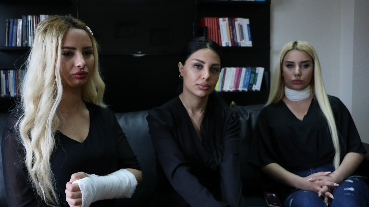 Trafikte sopalı dehşet! Genç kadınlar şoku atlatamıyor
