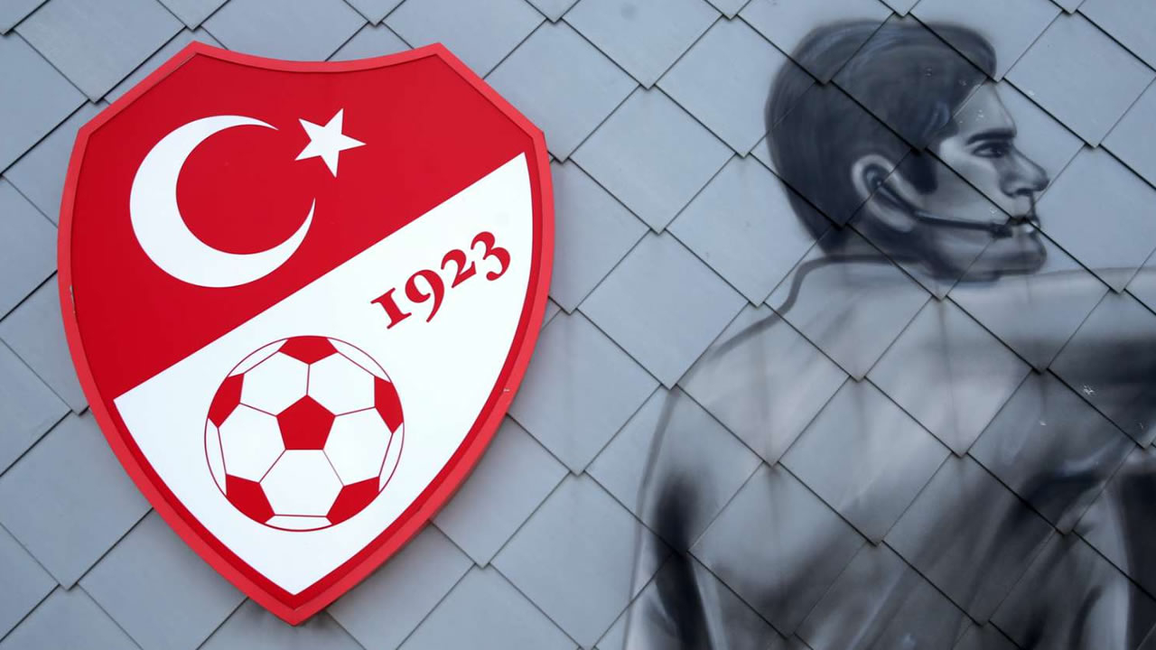 Kritik toplantı başladı! Türk futbolu için karar günü!