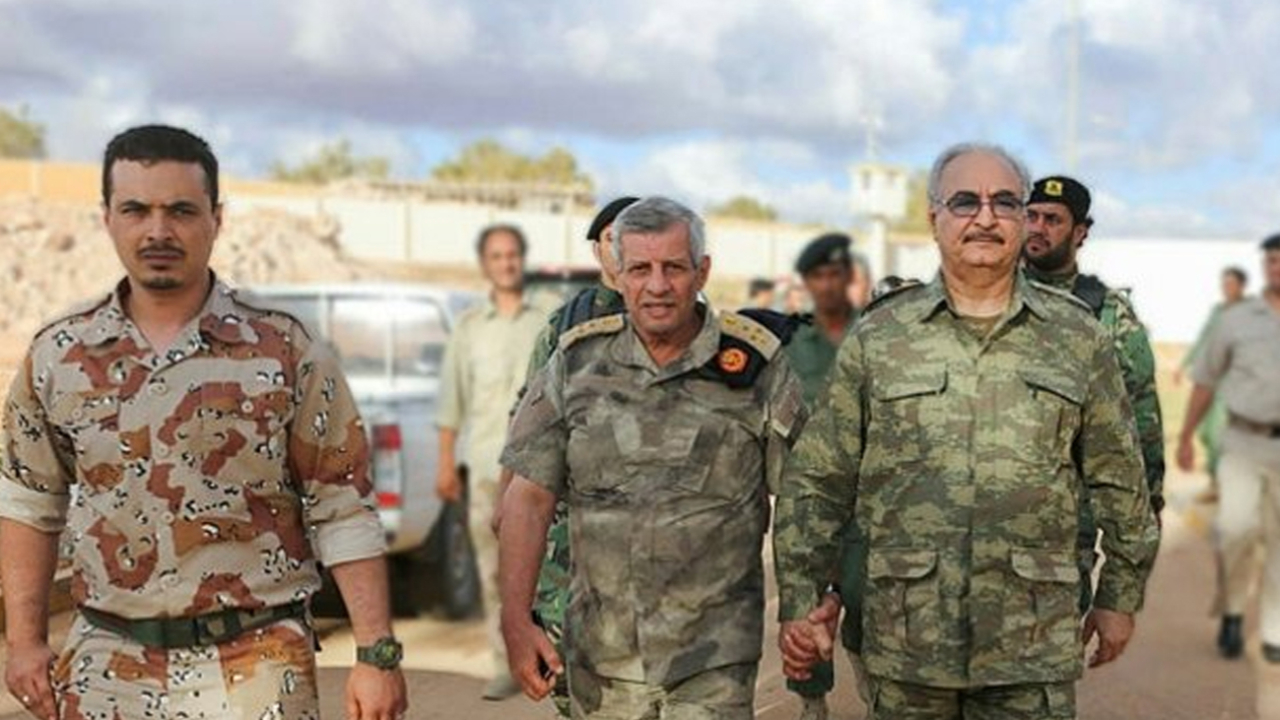 Son dakika... Hafter'e ağır darbe! Sözde komutanı öldürüldü