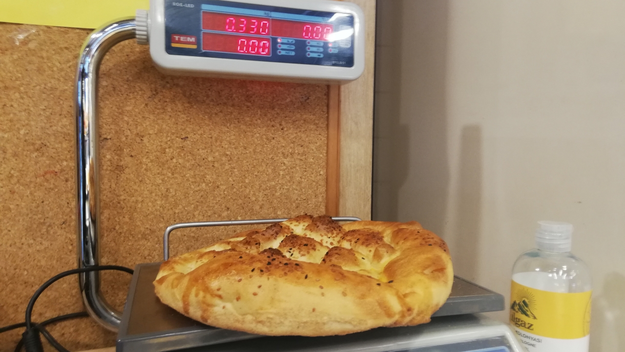 Pideyi 20 gram eksik satan fırıncıdan ilginç savunma: Bu ramazan pidesi değil