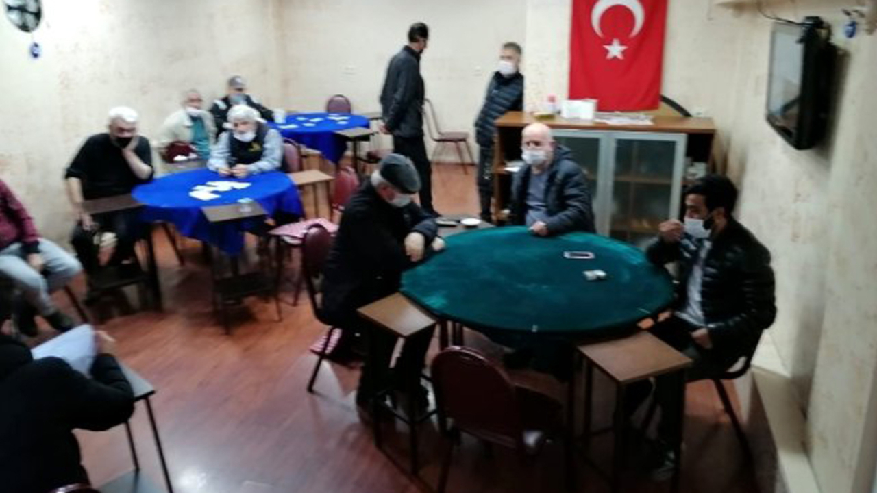 Kıraathanede kumar oynayan şahıslara baskın!