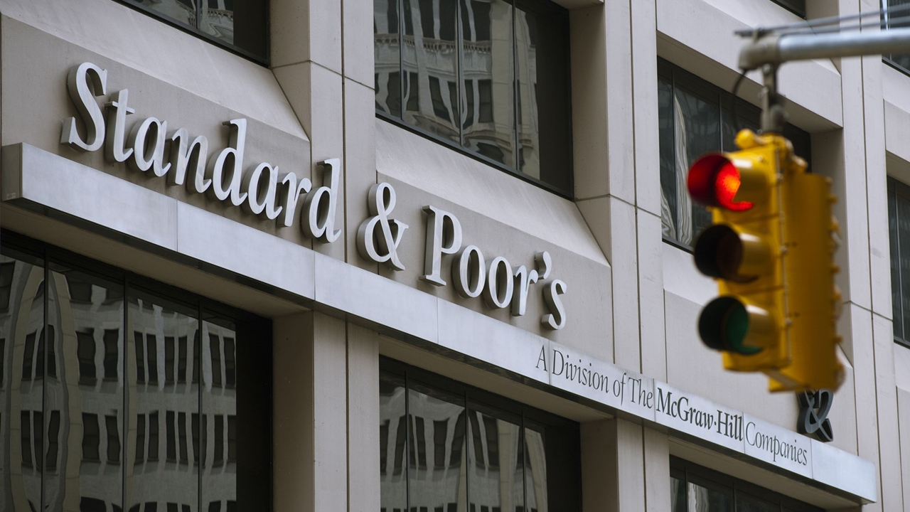 Standard and Poor's'tan flaş Türkiye kararı...