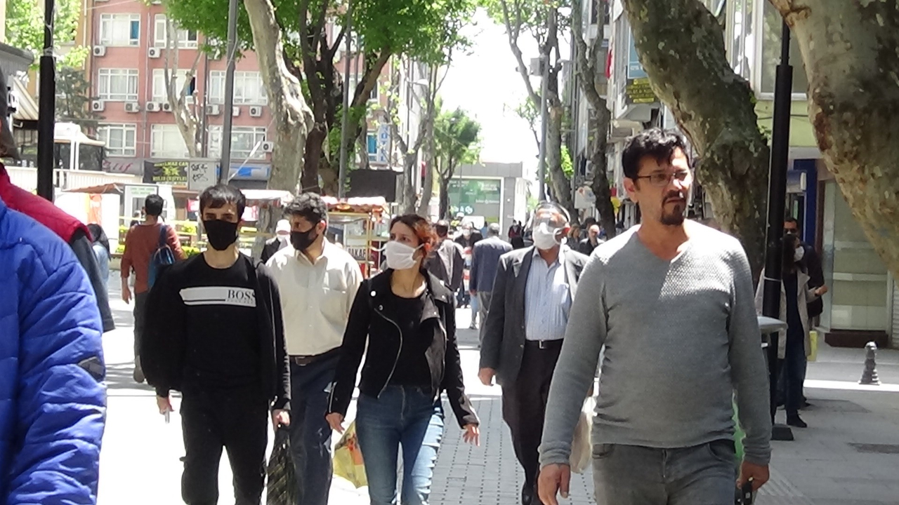 Dışarı çıkan vatandaşlardan ilginç diyaloglar