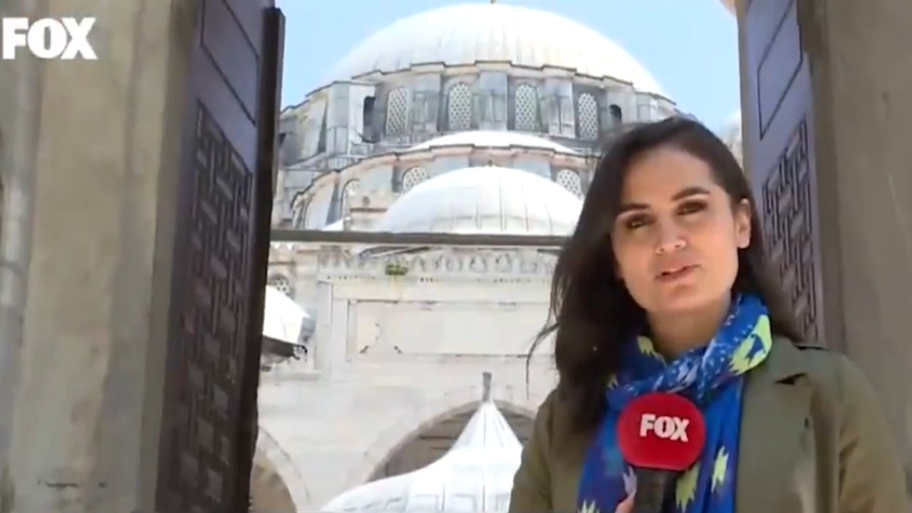FOX TV muhabirinin cuma namazı gafı!