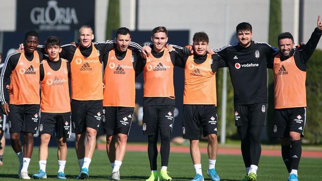 Son dakika... Beşiktaş'ta büyük şok! 1 futbolcu ve 1 çalışan korona pozitif