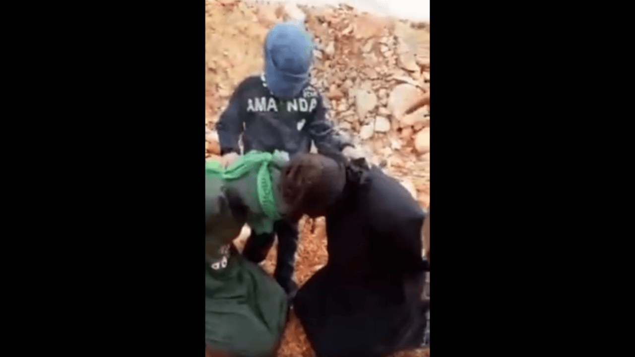 PKK vahşeti! Anne, baba ve çocuğu kurşuna dizip yaktılar...