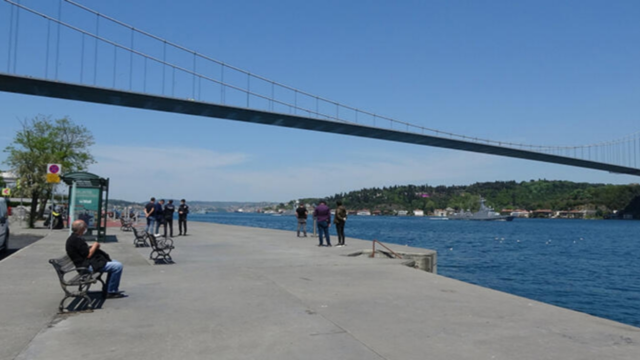 İstanbul Boğazı'nda mucize! Sağ çıkarıldı...