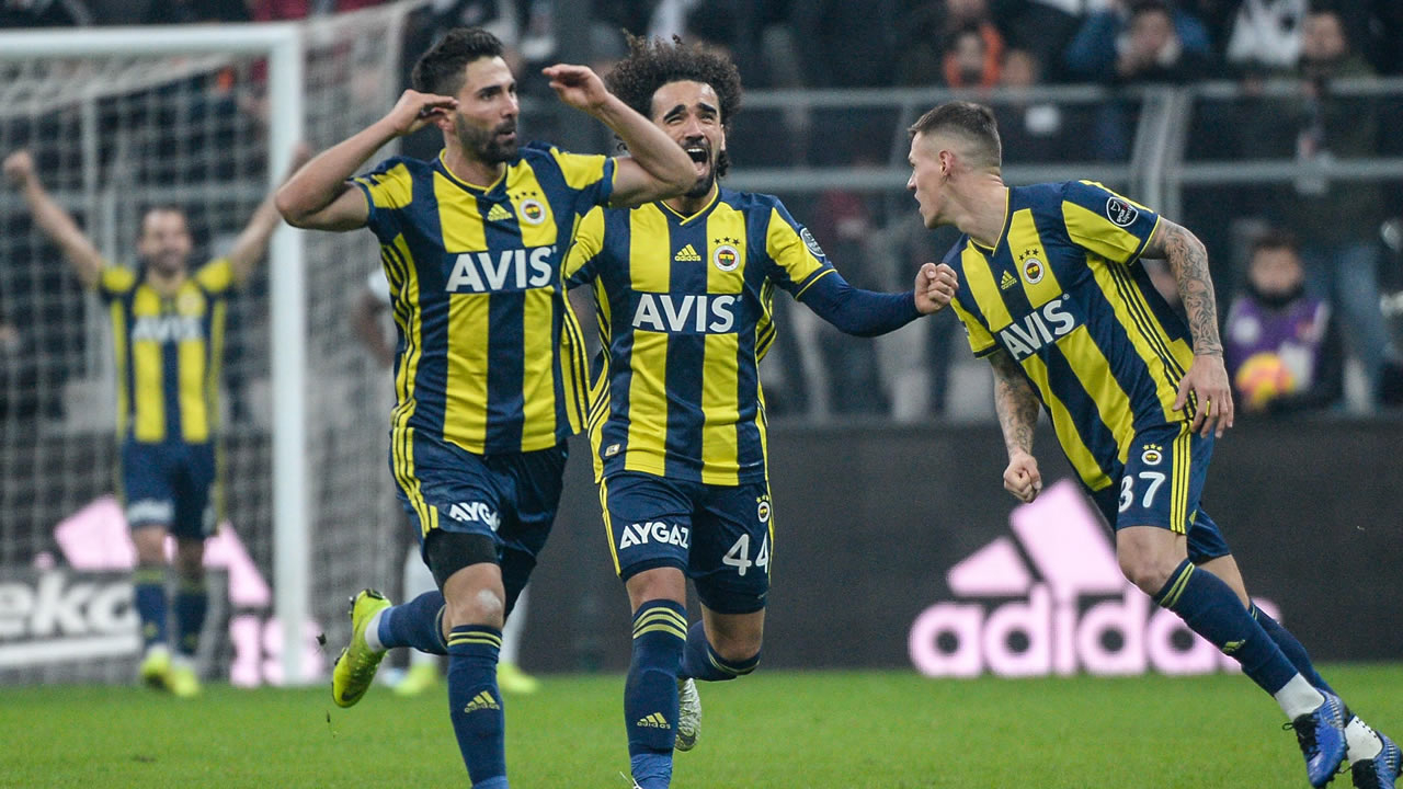 Fenerbahçe'nin yıldızından indirim kararı!