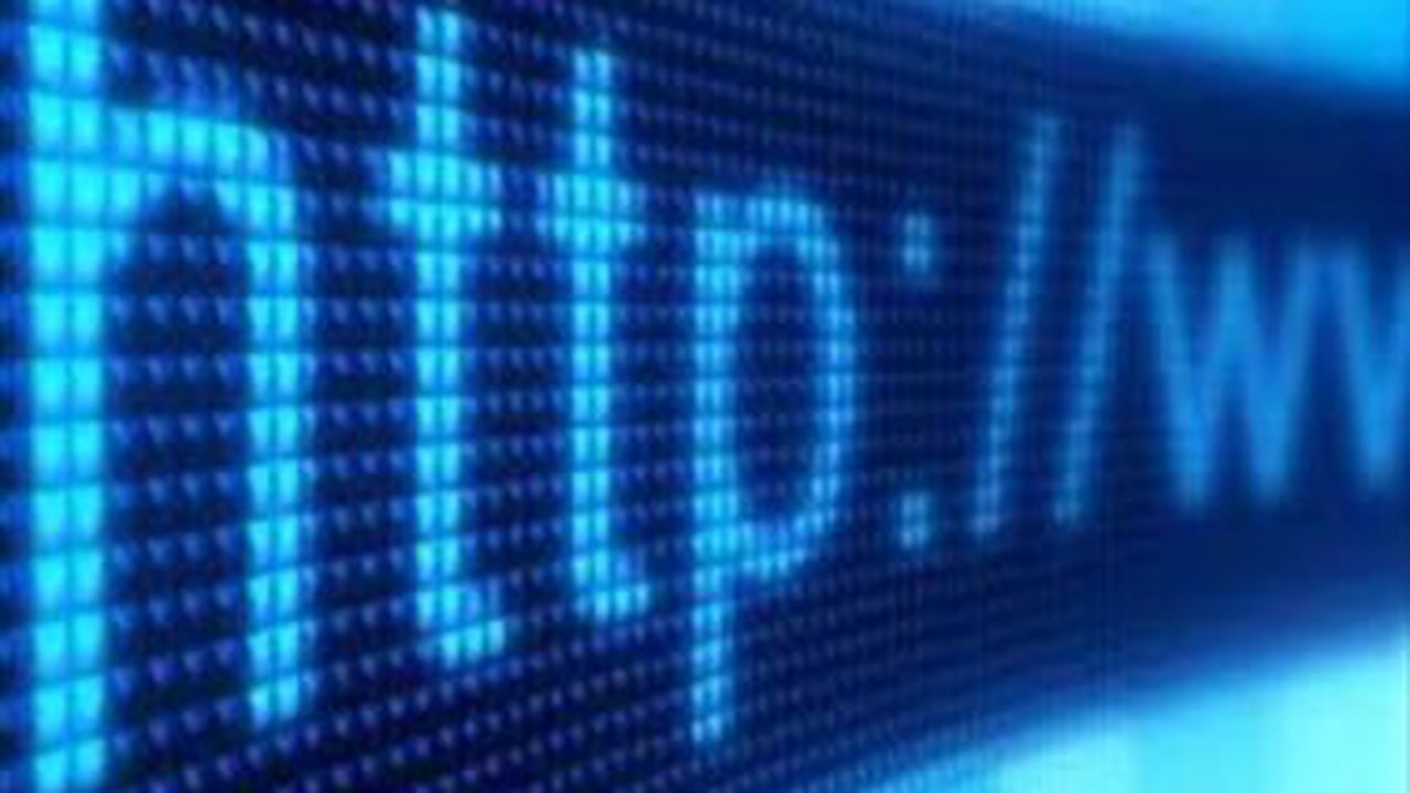 Fransa'da yeni internet ve sosyal medya yasası!