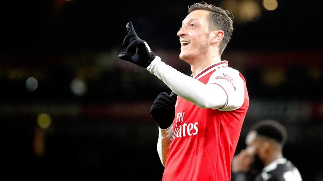 Fenerbahçe'ye Mesut Özil müjdesi! Annesine verdiği söz...