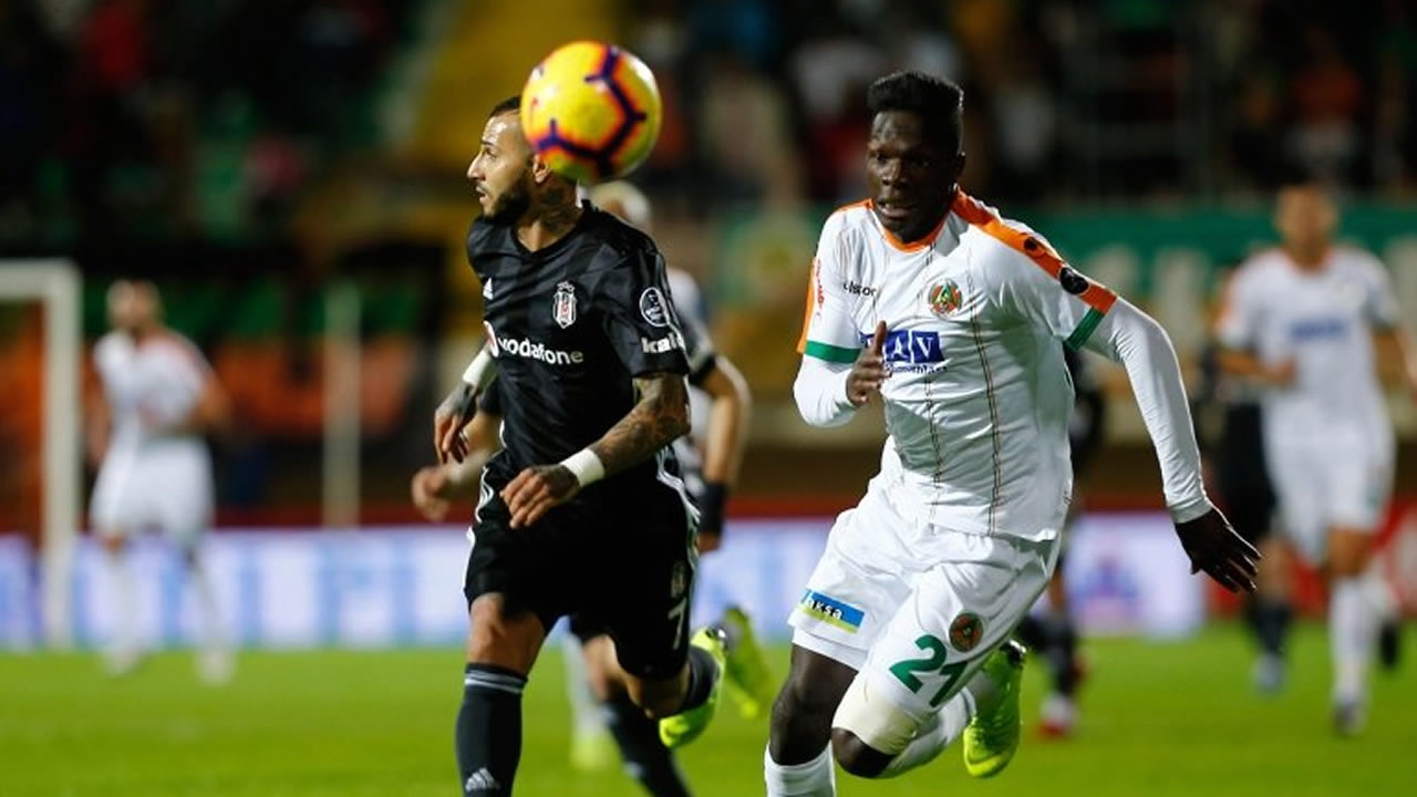 Beşiktaş'tan Fenerbahçe'ye N'Sakala çalımı!