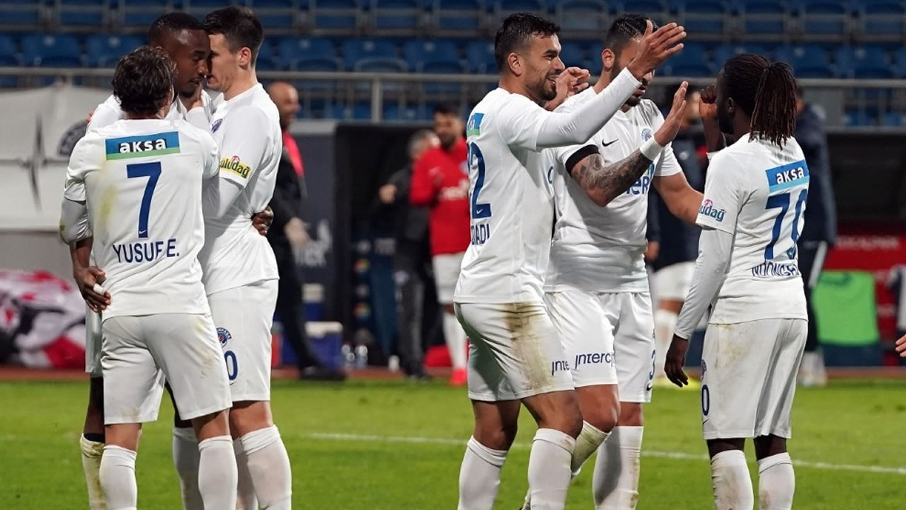 Süper Lig ekibinde 2 futbolcunun testi  korona pozitif çıktı